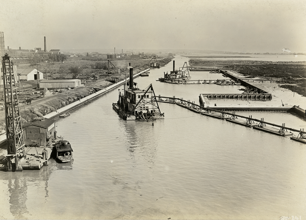 historical black and white photo of the Keating Channel in 1914